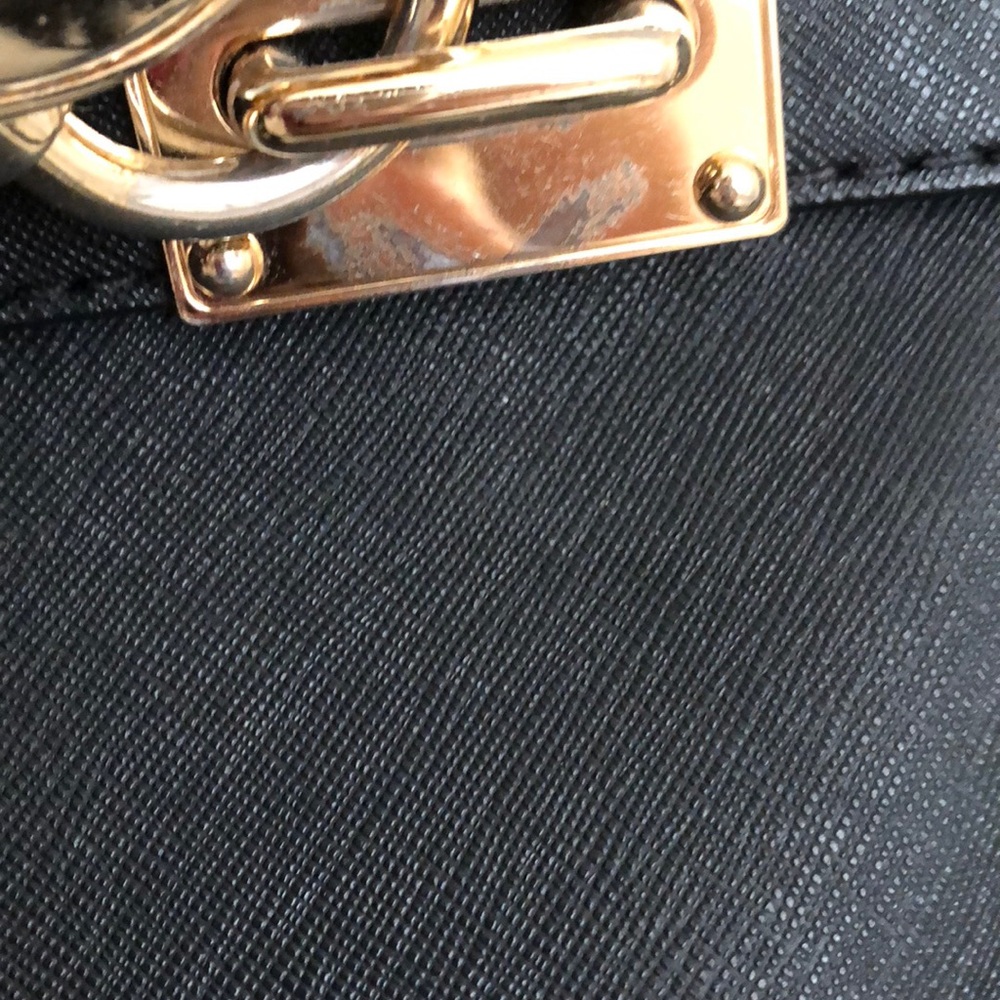 Michael Kors purse 🚨sold 🚨 - Picture 5 of 6